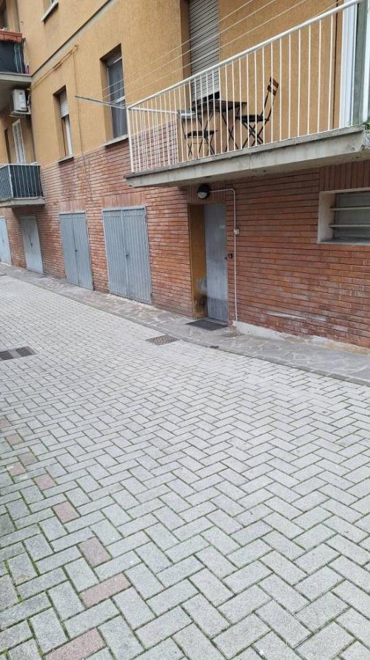 negozio in affitto a Bologna in zona San Donato
