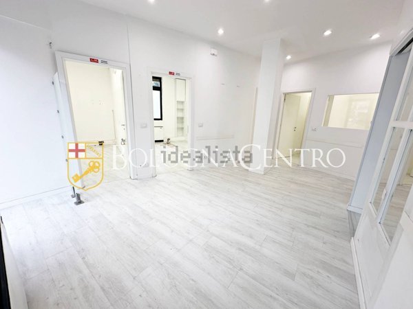 locale commerciale in affitto a Bologna