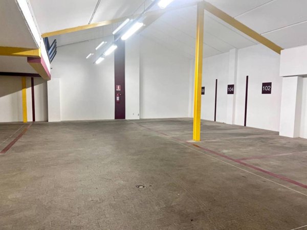 negozio in affitto a Bologna in zona Centro Storico
