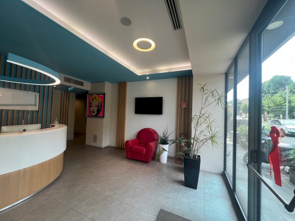 locale commerciale in affitto a Bologna