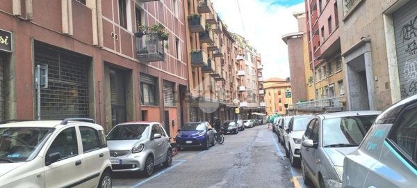 negozio in affitto a Bologna in zona Quartiere Porto