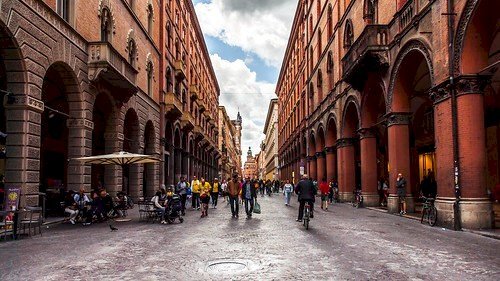 negozio in affitto a Bologna