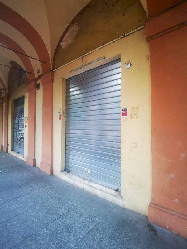 negozio in affitto a Bologna in zona Saragozza