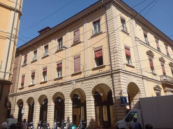 negozio in affitto a Bologna in zona Centro Storico