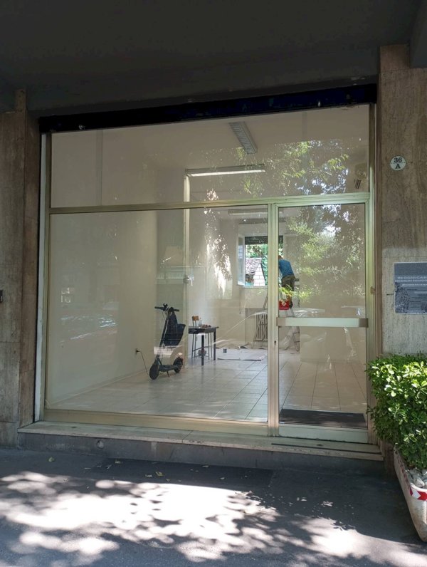 negozio in affitto a Bologna