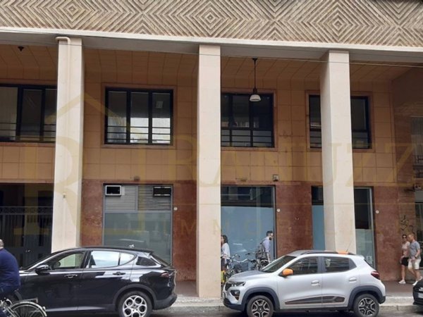 negozio in affitto a Bologna in zona Quartiere Porto