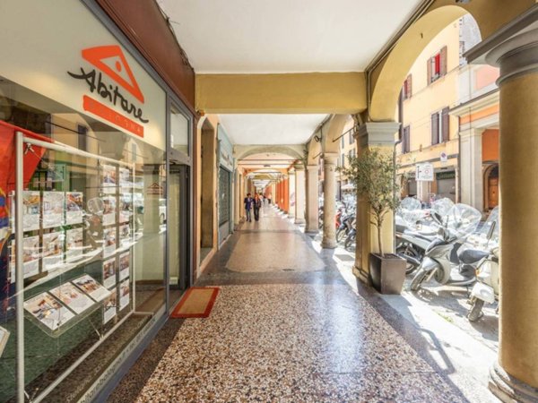 negozio in affitto a Bologna