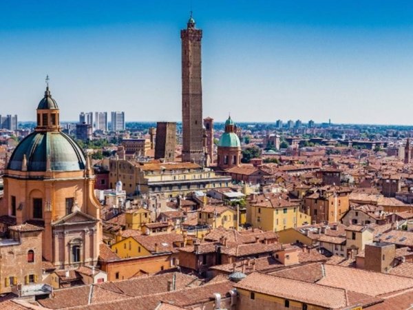 negozio in affitto a Bologna in zona Centro Storico