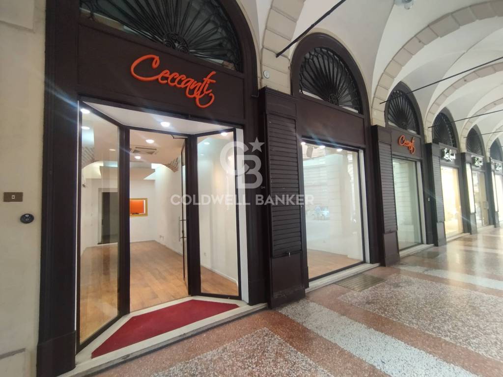 negozio in affitto a Bologna in zona Centro Storico
