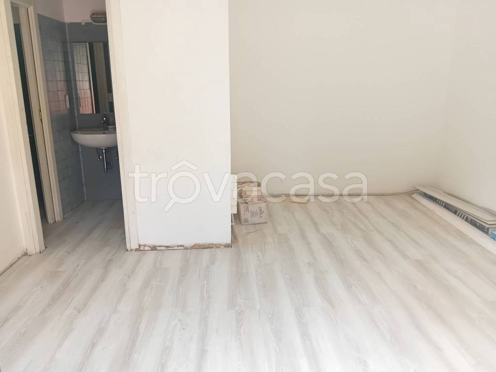 negozio in affitto a Bologna in zona San Donato