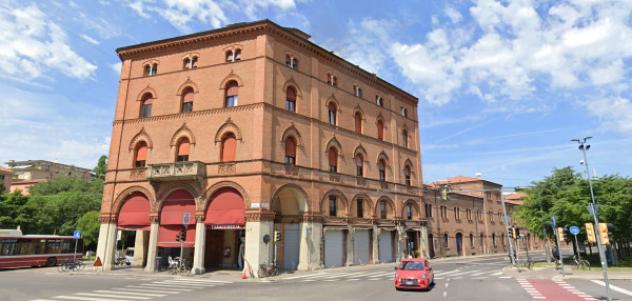 negozio in affitto a Bologna in zona Centro Storico