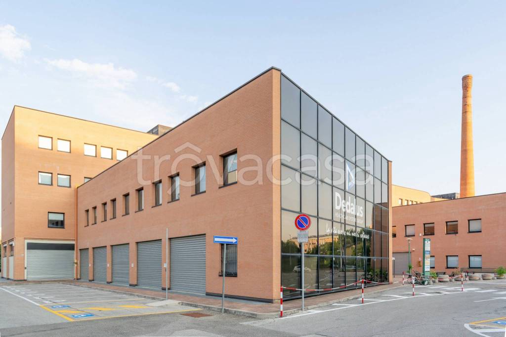 negozio in affitto a Bologna in zona Bolognina