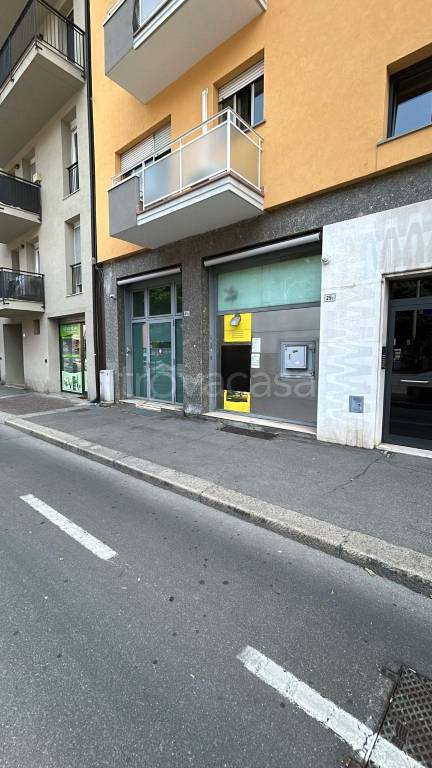 negozio in affitto a Bologna in zona Saffi