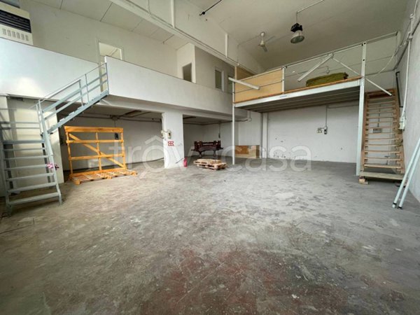 locale commerciale in affitto a Bologna in zona Corticella