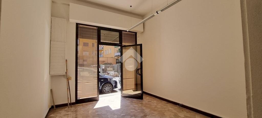 negozio in affitto a Bologna
