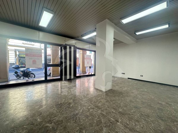 negozio in affitto a Bologna