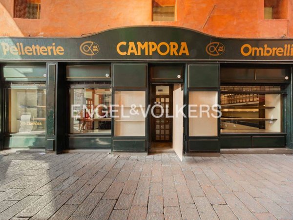 negozio in affitto a Bologna in zona Centro Storico