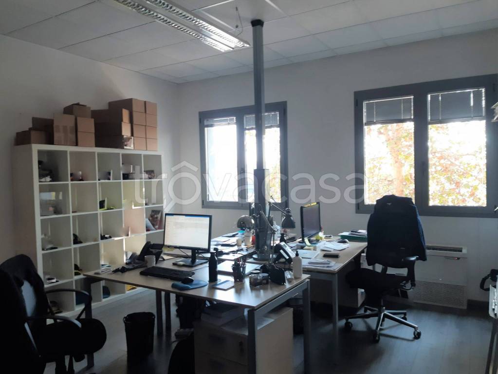 ufficio in affitto a Bologna in zona Zona Industriale Ròveri