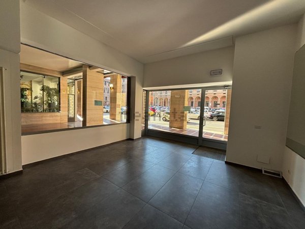 negozio in affitto a Bologna in zona Centro Storico