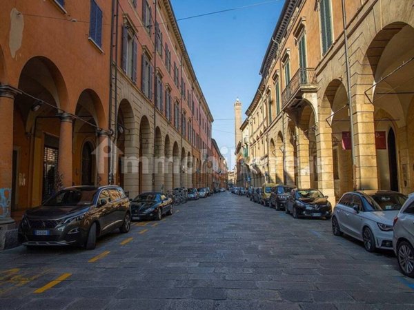 locale commerciale in affitto a Bologna in zona Centro Storico