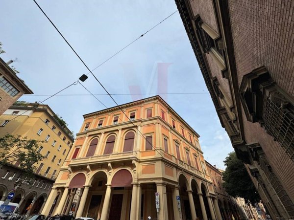 negozio in affitto a Bologna in zona Santo Stefano