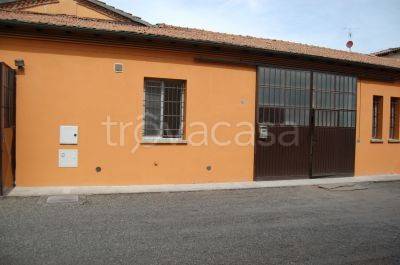 locale commerciale in affitto a Bologna in zona San Donato