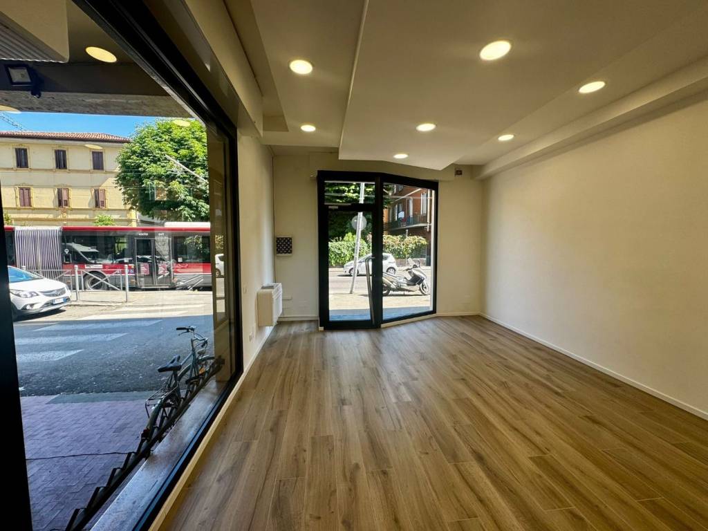 negozio in affitto a Bologna in zona Savena