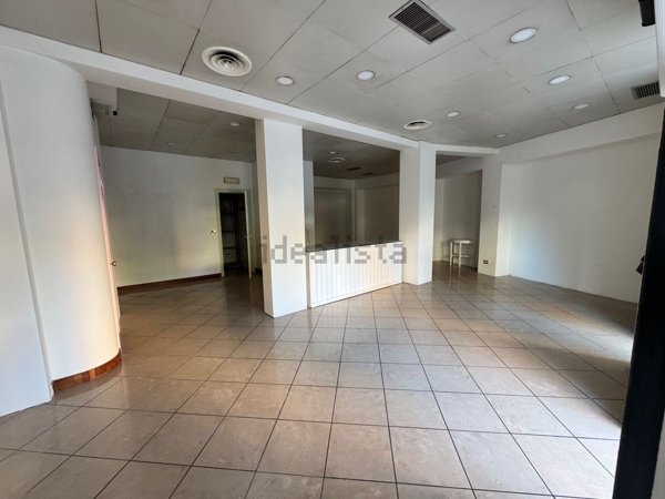 negozio in affitto a Bologna