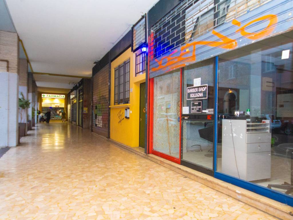 negozio in affitto a Bologna in zona Centro Storico