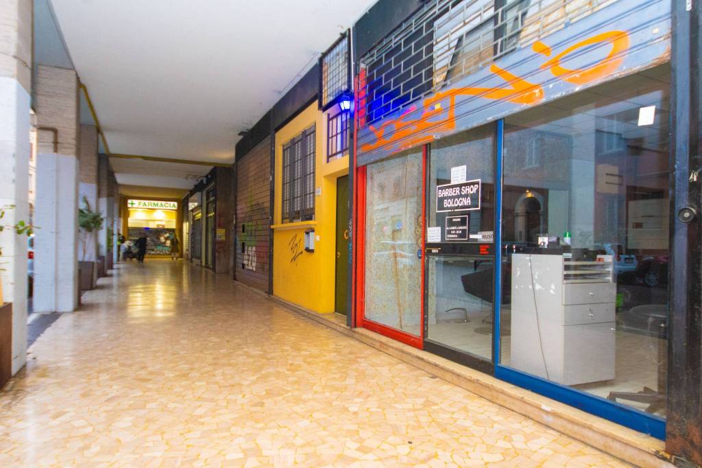 negozio in affitto a Bologna in zona San Vitale