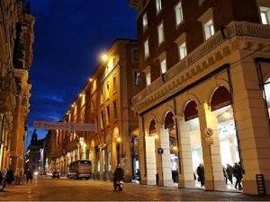 negozio in affitto a Bologna in zona San Vitale