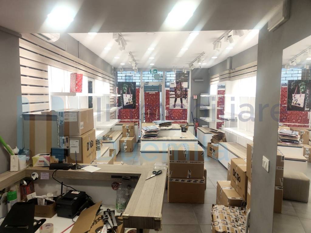 negozio in affitto a Bologna in zona Centro Storico