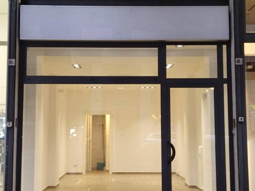 negozio in affitto a Bologna in zona Quartiere Porto