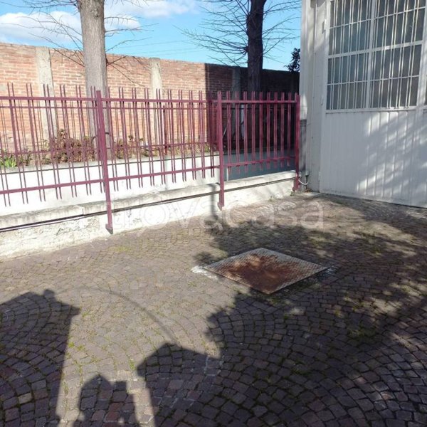 locale commerciale in affitto a Bologna in zona Barca