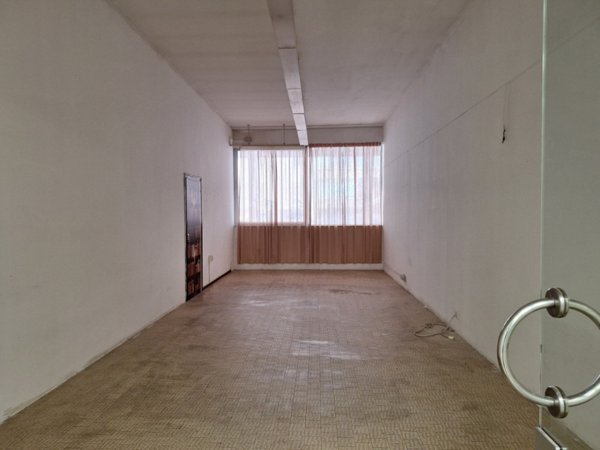 negozio in affitto a Bologna in zona Lame