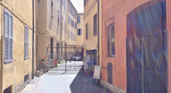 negozio in affitto a Bologna in zona Centro Storico