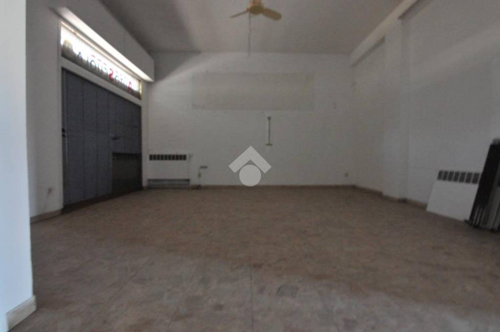 negozio in affitto a Bologna in zona Bolognina