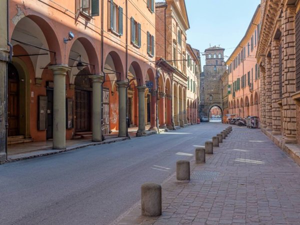 negozio in affitto a Bologna