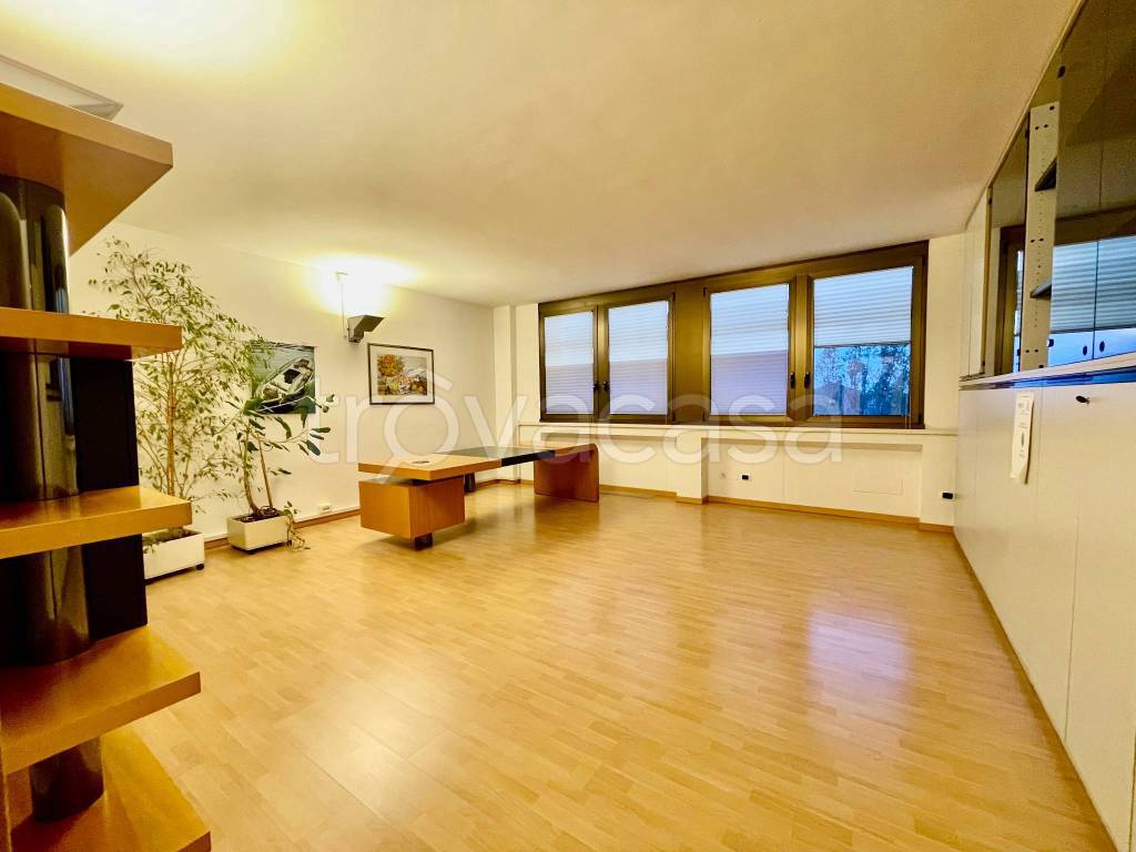 ufficio in affitto a Bologna in zona Corticella