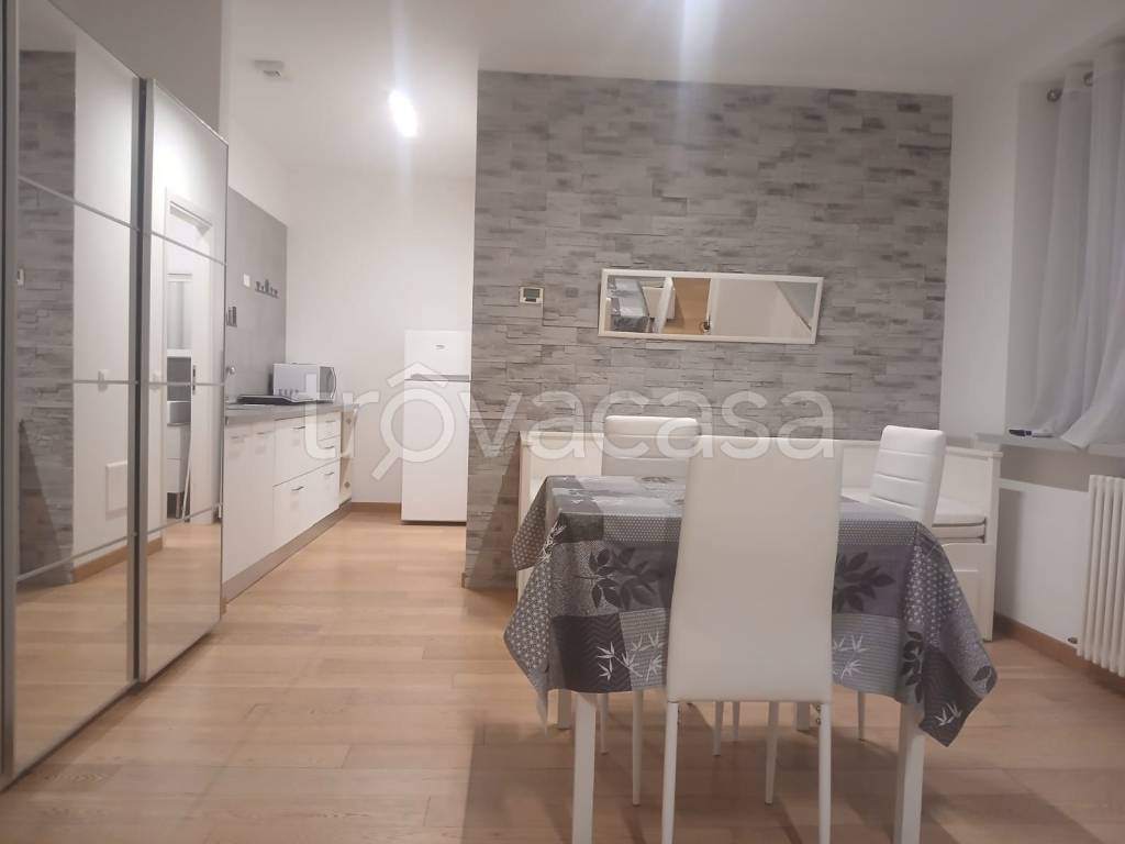 appartamento in affitto a Bologna in zona Saffi