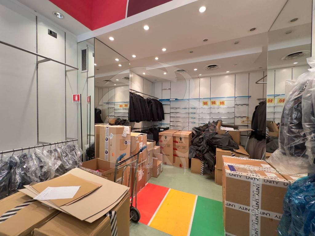 locale commerciale in affitto a Bologna in zona Centro Storico