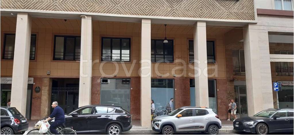 negozio in affitto a Bologna in zona Quartiere Porto