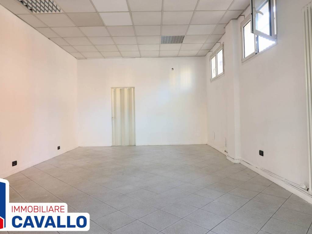 negozio in affitto a Bologna in zona Corticella