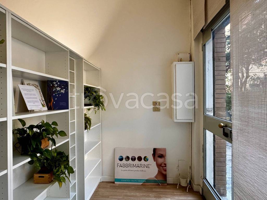 negozio in affitto a Bologna in zona Savena