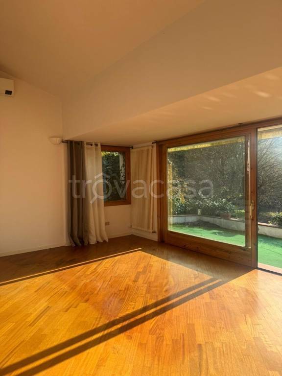 casa indipendente in affitto a Bologna in zona Santo Stefano