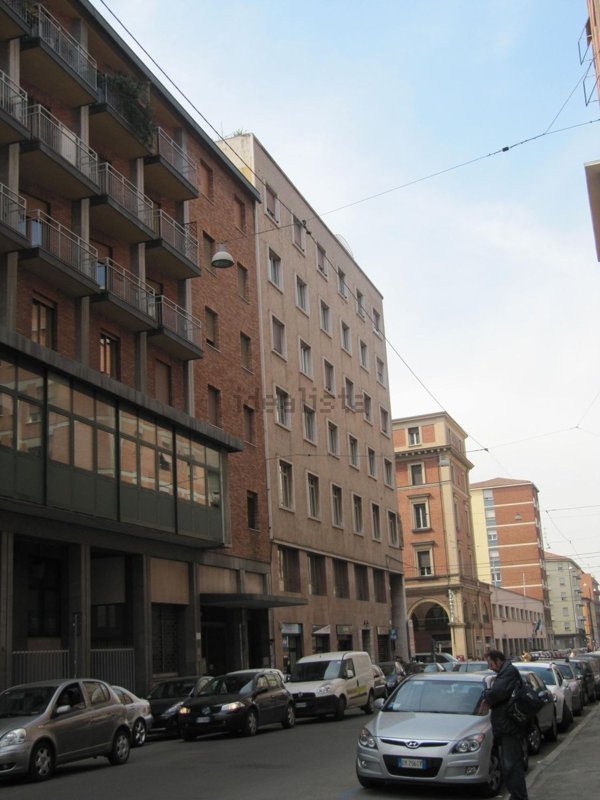 locale commerciale in affitto a Bologna in zona Quartiere Porto