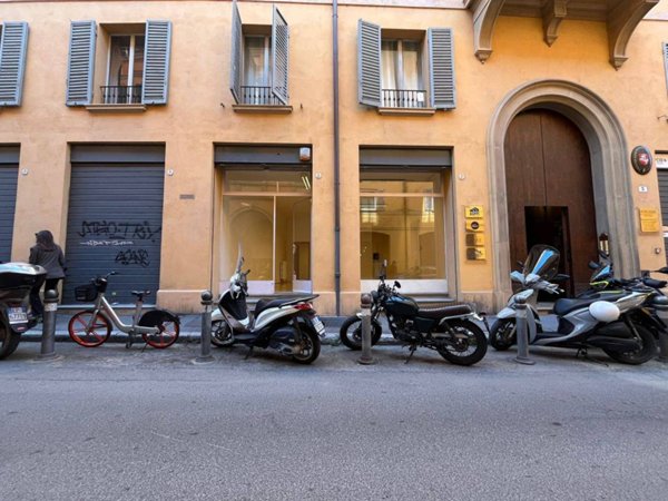 negozio in affitto a Bologna in zona Centro Storico