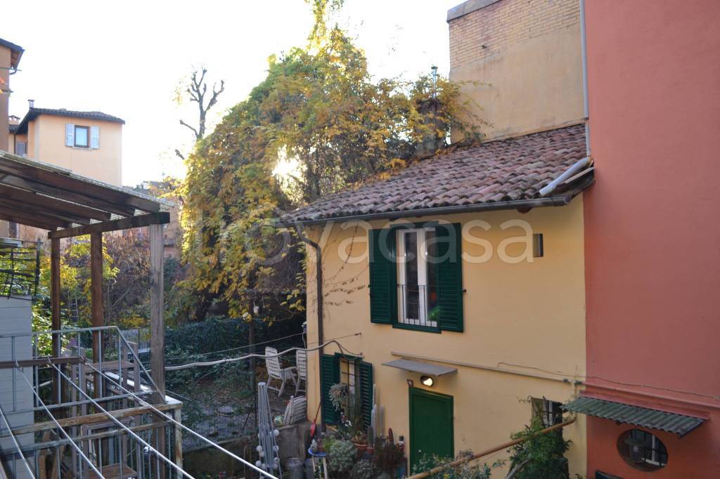 appartamento in affitto a Bologna in zona Santo Stefano