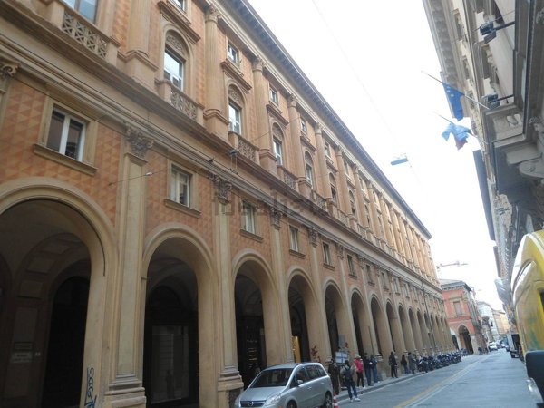 negozio in affitto a Bologna in zona Centro Storico