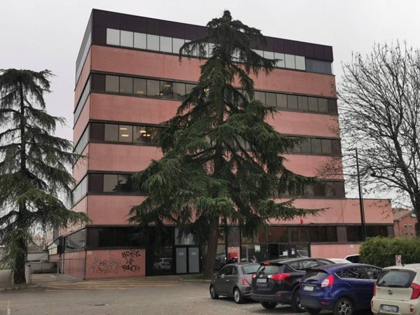 negozio in affitto a Bologna in zona Bolognina